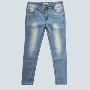 Encore Light Wash Skinny Jeans With Stretchy Cotton Blend Material Juniors 15